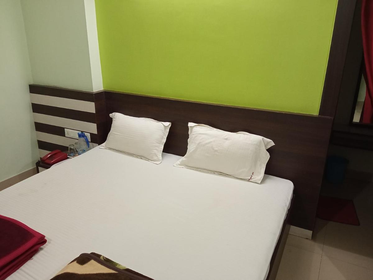 Hotel Viraat Inn Gaya Exterior foto