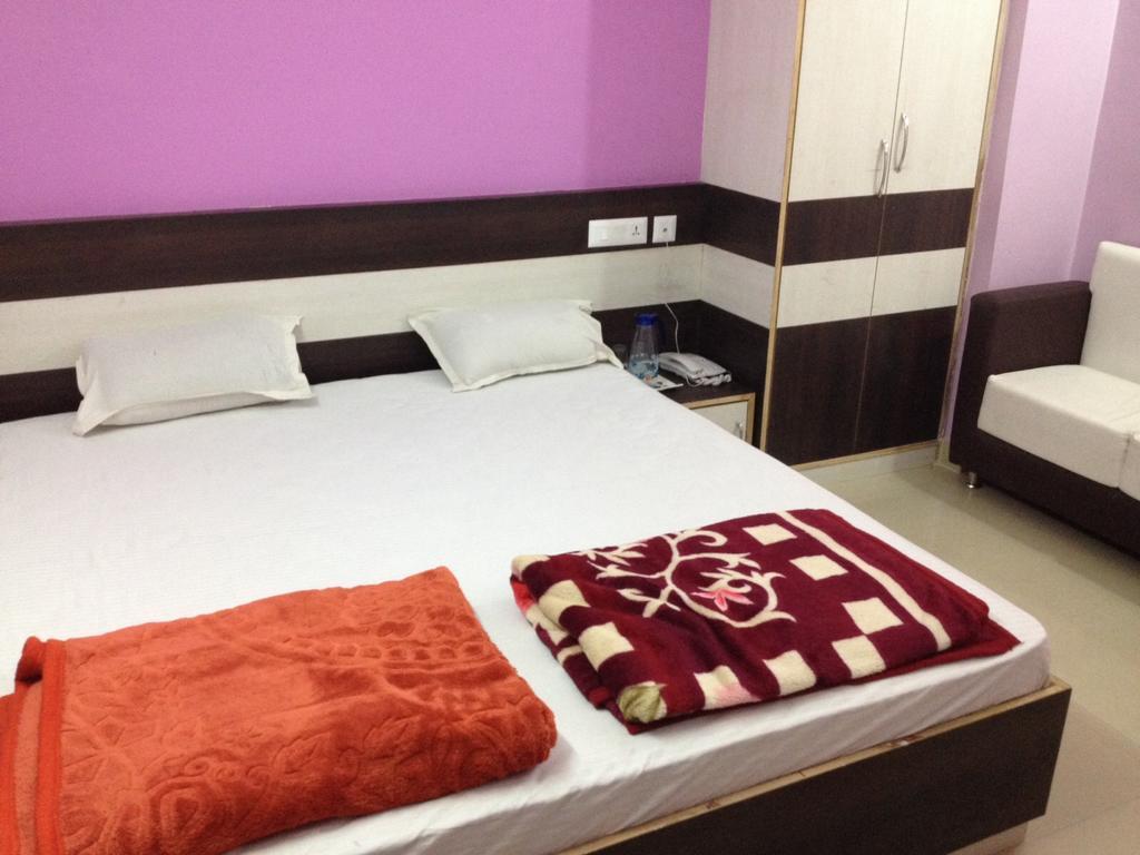 Hotel Viraat Inn Gaya Exterior foto
