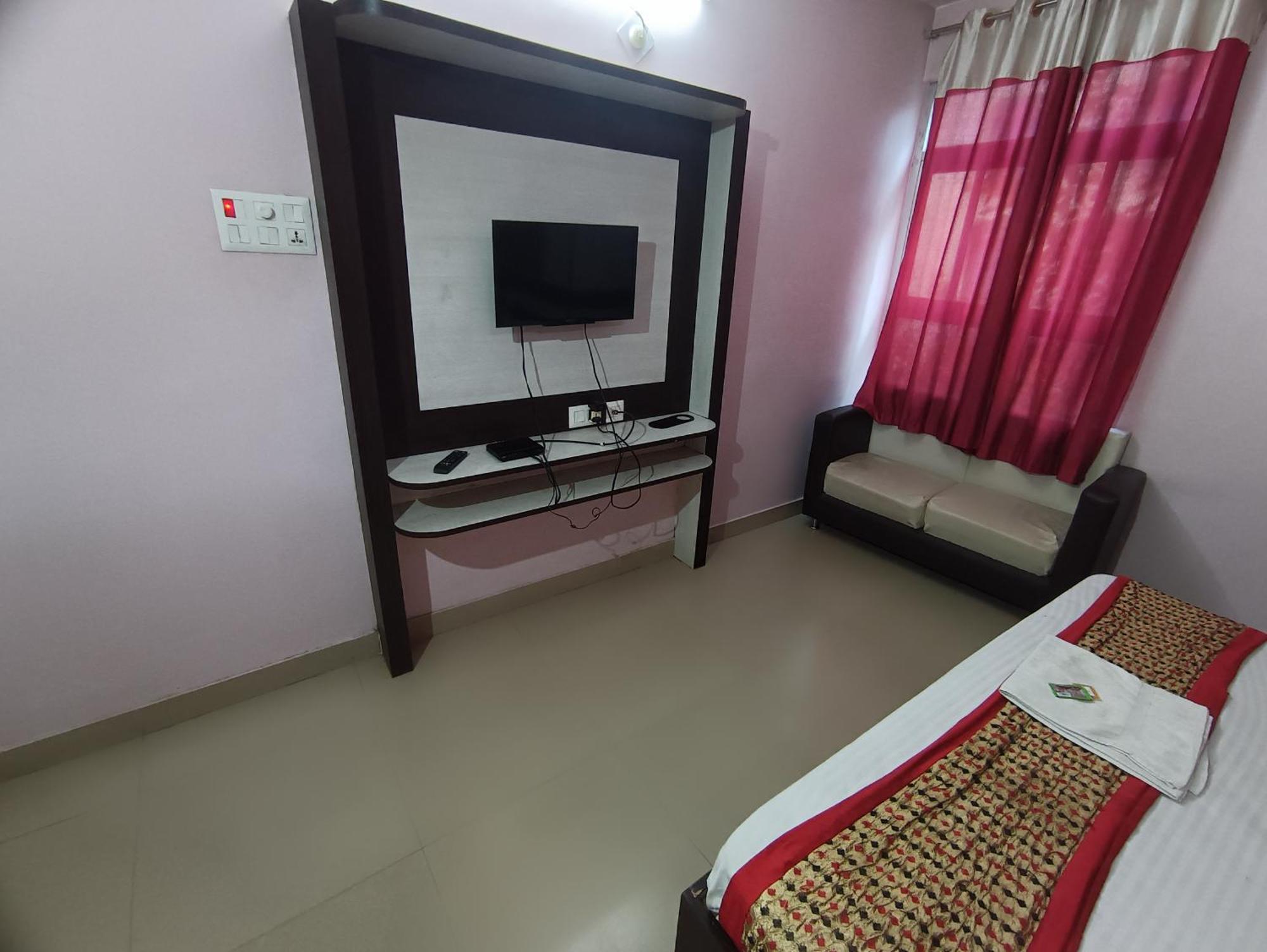 Hotel Viraat Inn Gaya Exterior foto