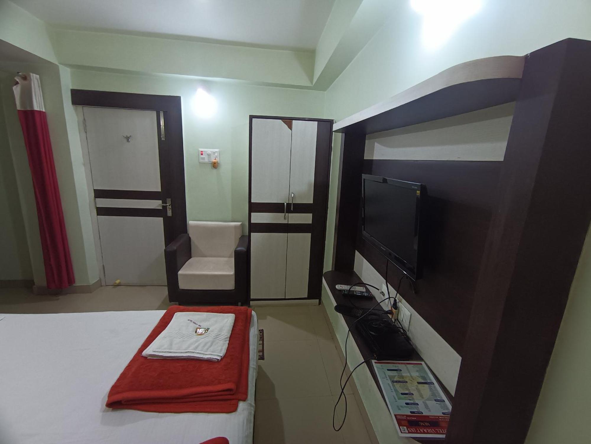 Hotel Viraat Inn Gaya Exterior foto