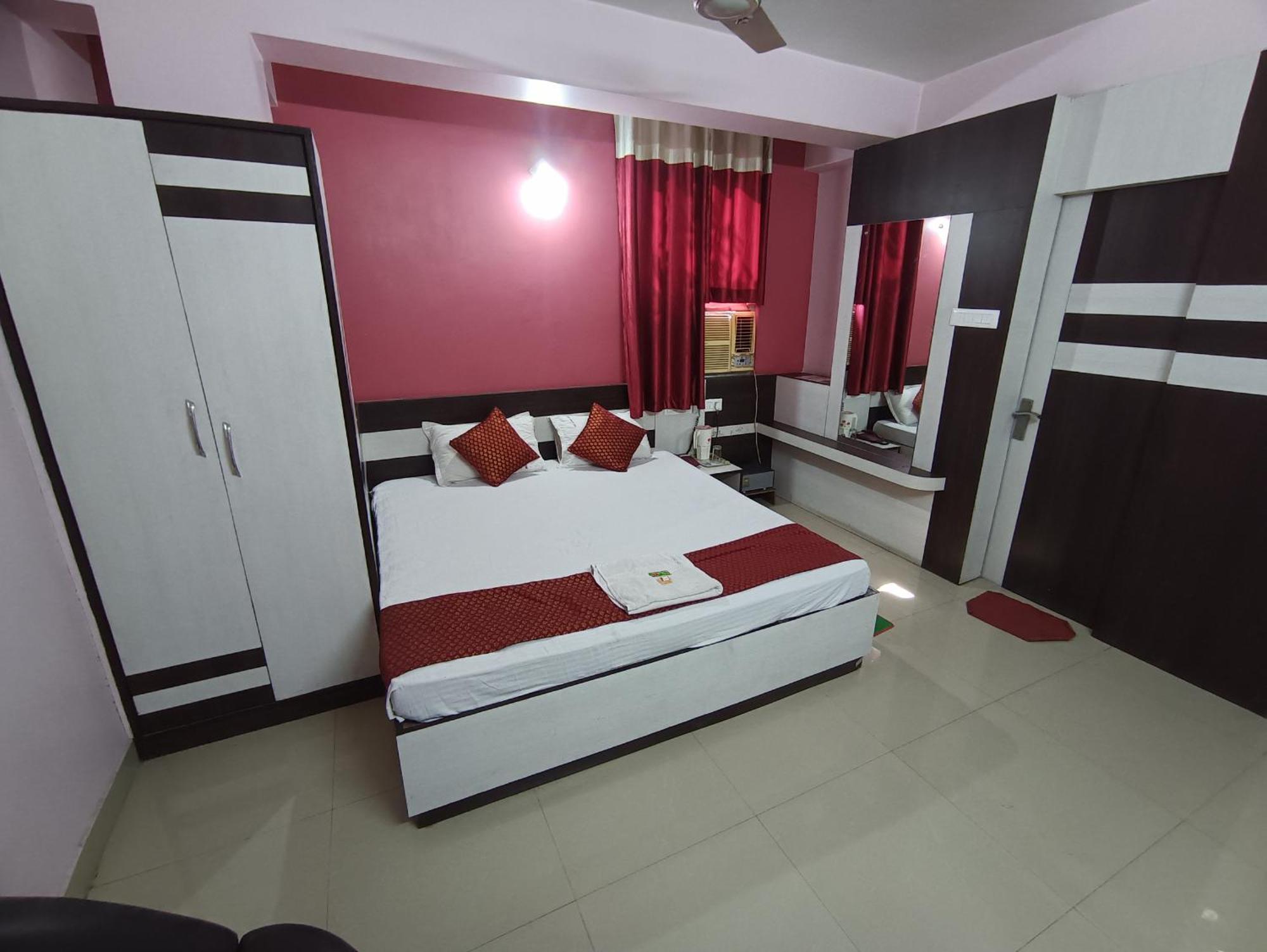 Hotel Viraat Inn Gaya Exterior foto