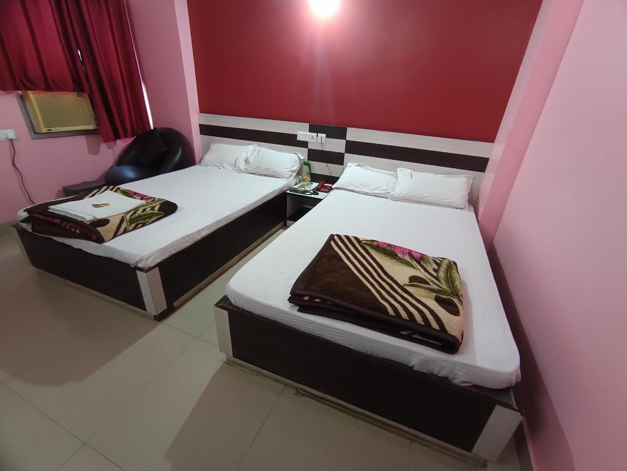 Hotel Viraat Inn Gaya Exterior foto