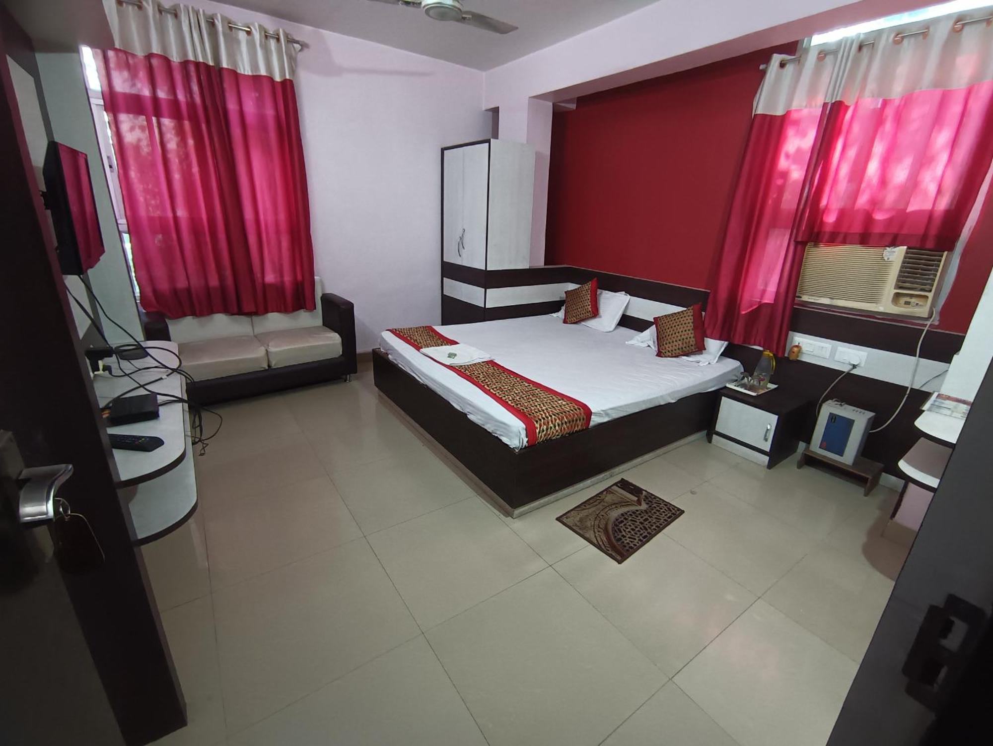 Hotel Viraat Inn Gaya Exterior foto