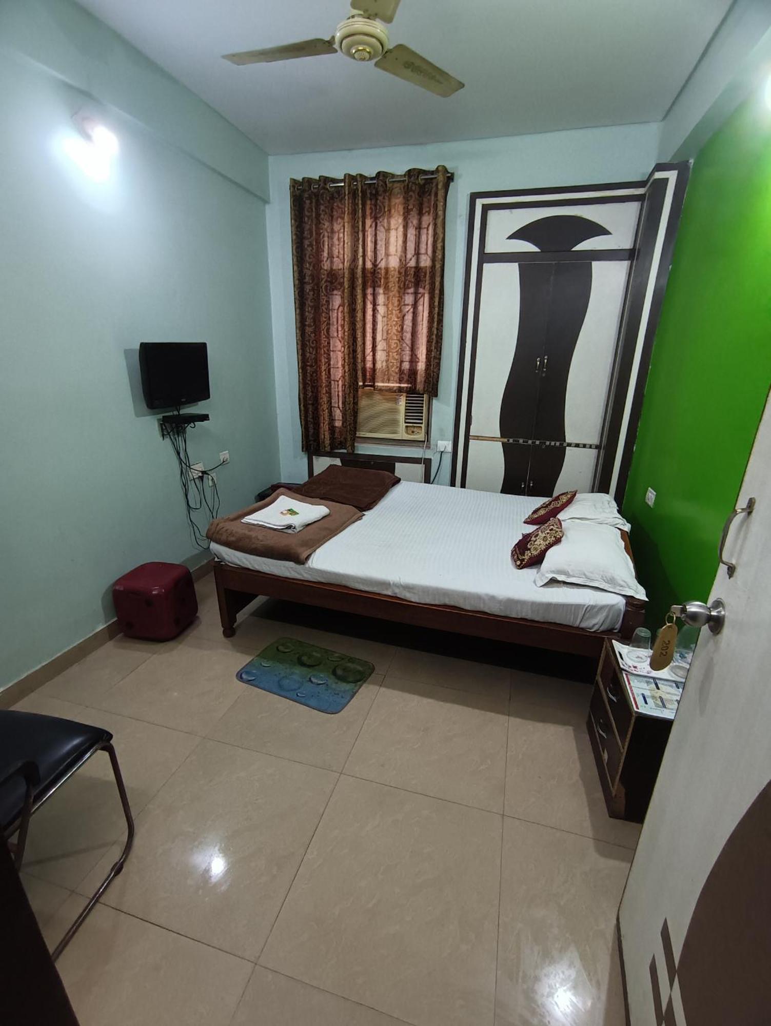 Hotel Viraat Inn Gaya Exterior foto